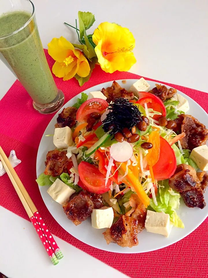 朝ごはんは勝負飯( ◠‿◠ )
はみちゃんの気まぐれサラダ🥗大盛😋|はみちゃんさん