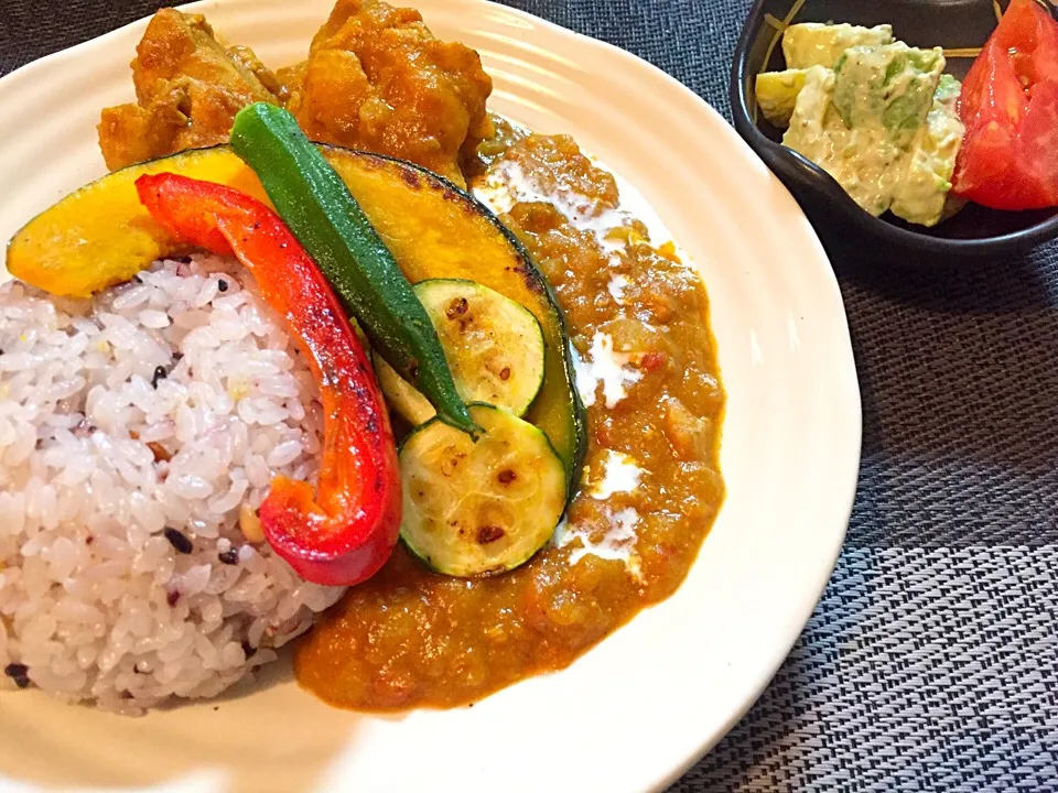 夏野菜の手羽元チキンカレー|osayapumさん