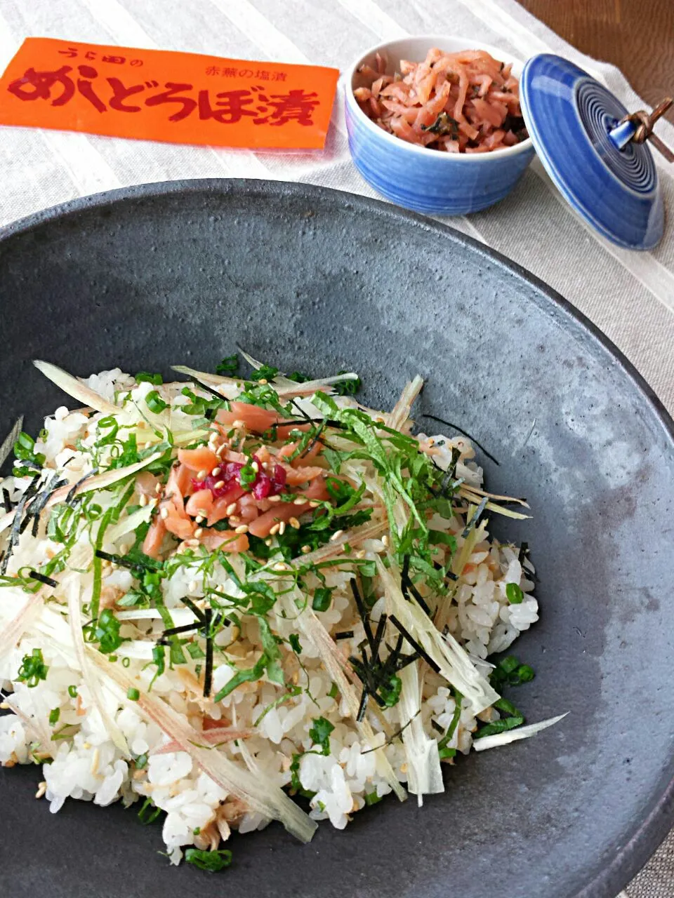 残りご飯で梅とツナ缶のさっぱり丼【ごちそうプロデューサー　広里貴子さんレシピ】|おちゃわんさん