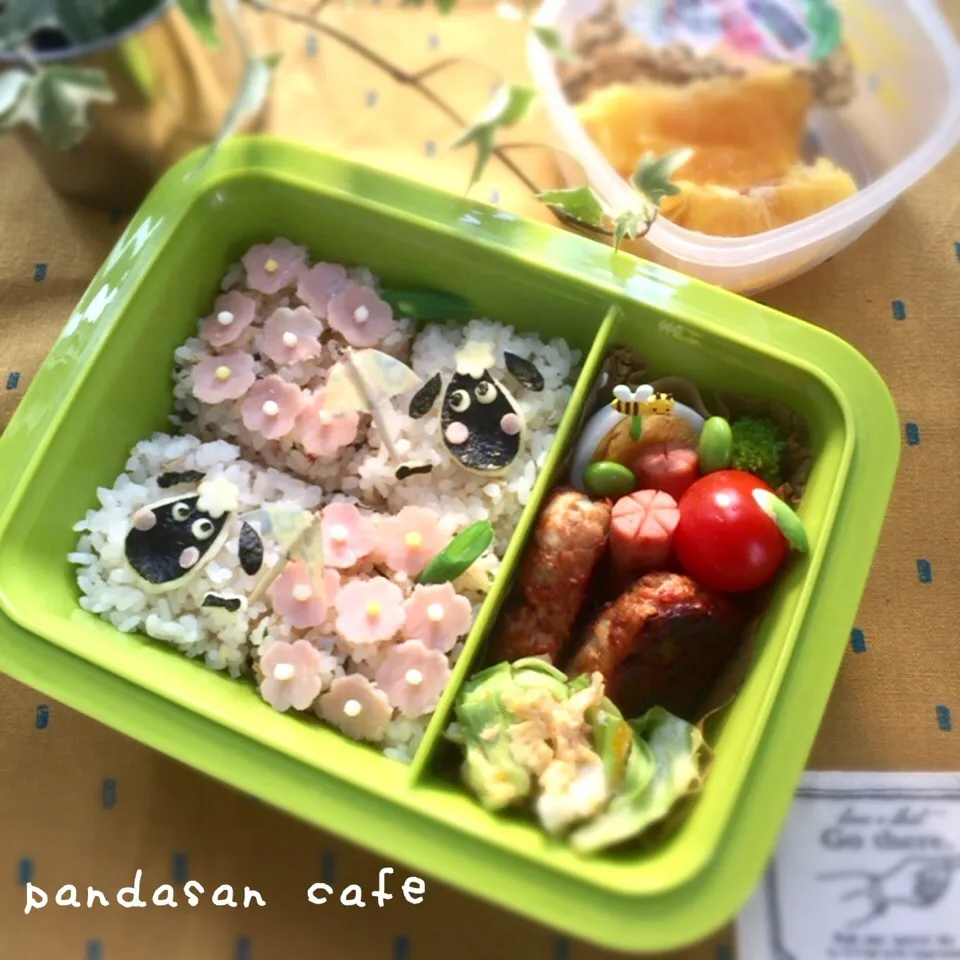 JK娘のお弁当★ショーンとアジサイ#キャラ弁 #あじさい #まぜごはん|あおぱんださん