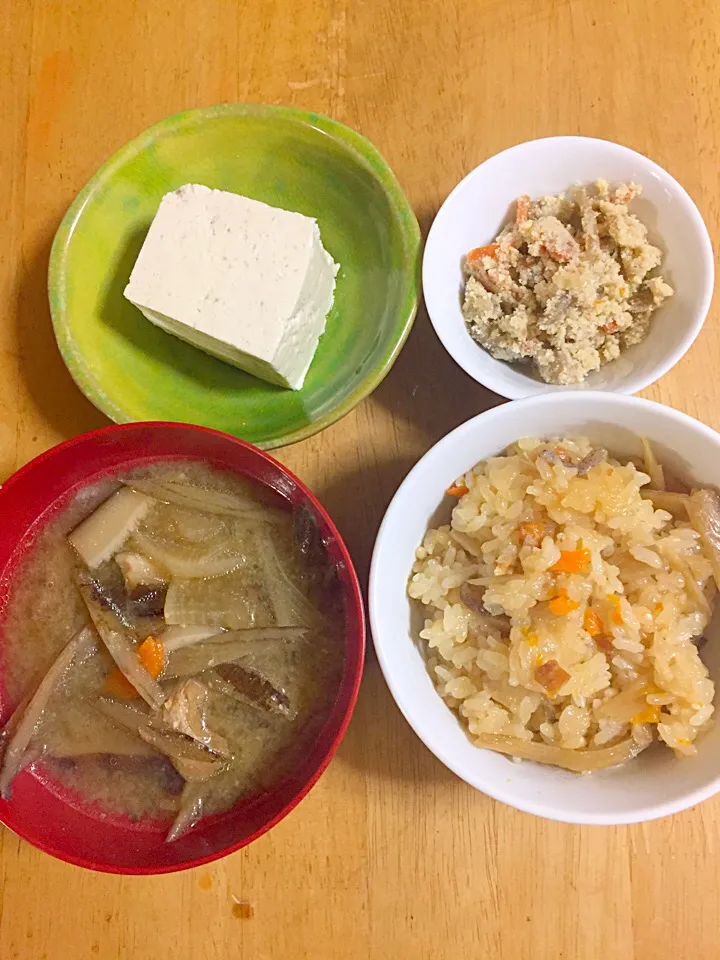 五目おこわ定食

手作り豆腐と卯の花|Nobuさん