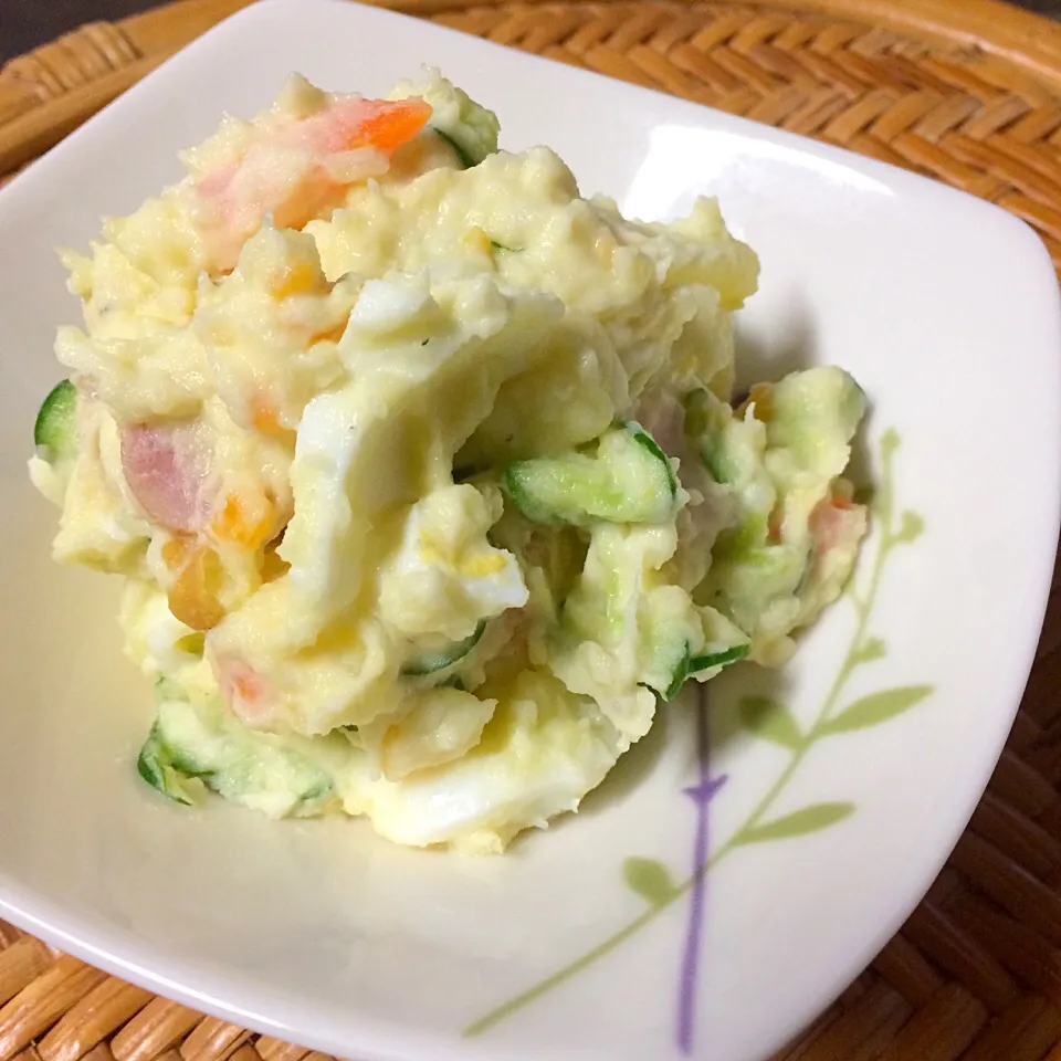 Snapdishの料理写真:今年もやって来ました、新じゃがサラダ🥗たまごもたっぷり。|ばん。さん