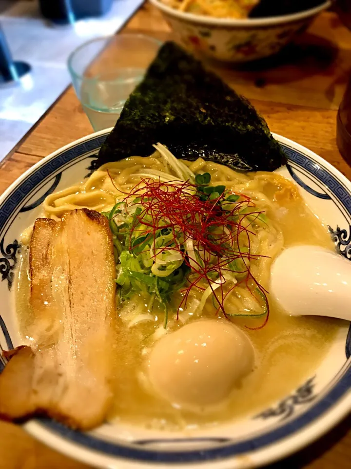 Snapdishの料理写真:鶏白湯ラーメン。中目黒にて。|リュカさん