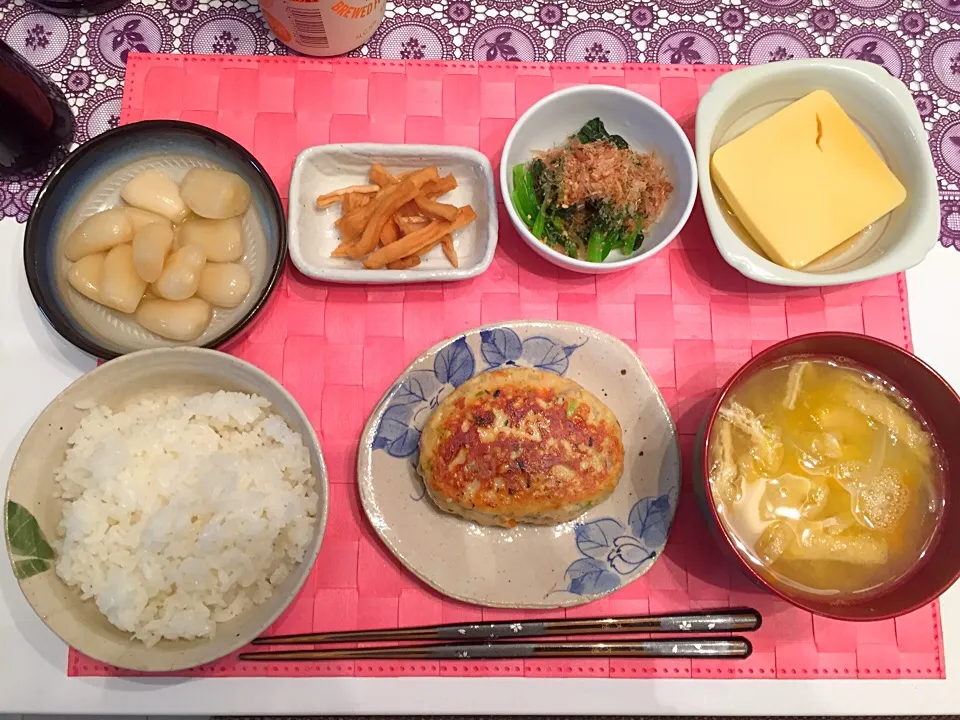 豆腐ハンバーグ、味噌汁、ほうれん草胡麻和え、らっきょう、玉子豆腐|Kasumiさん