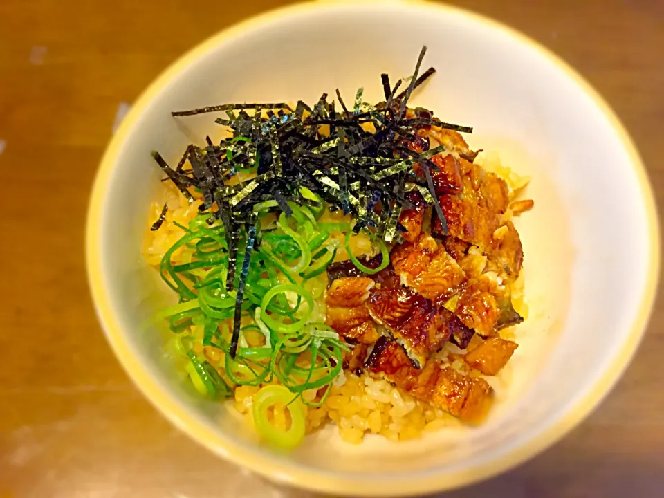 釣魚料理 
自分で釣った天然うなぎのひつまぶし|潰瀧さん