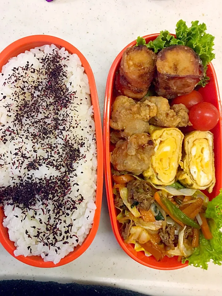 今日のお弁当🍱

・ササミのベーコン巻き揚げ🥓
・鶏の唐揚げ
・卵焼き
・牛キムチ炒め
・プチトマト

#自分弁当 
#お弁当 
#毎日のお弁当 
#お弁当記録 
#ランチボックス 
#弁当 
#手作りお弁当|ryo.ythさん