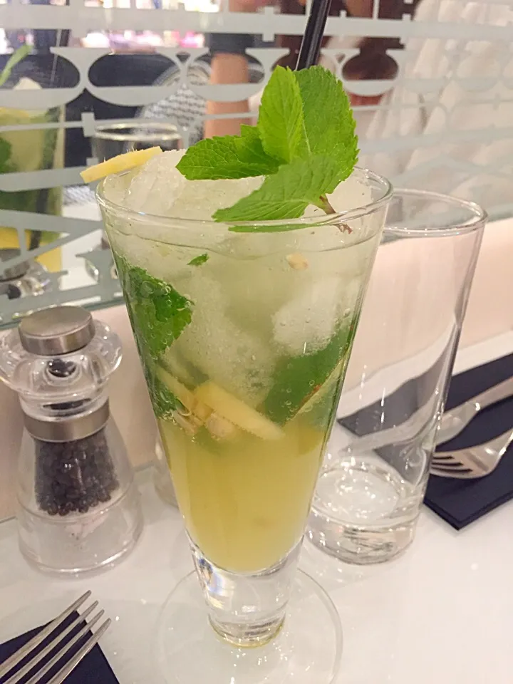 Passion fruit ginger mojito|Sky Blueさん