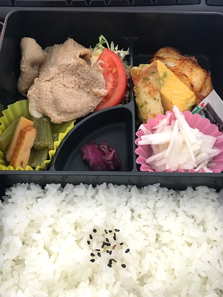 Snapdishの料理写真:ワンコイン弁当|Miekoさん