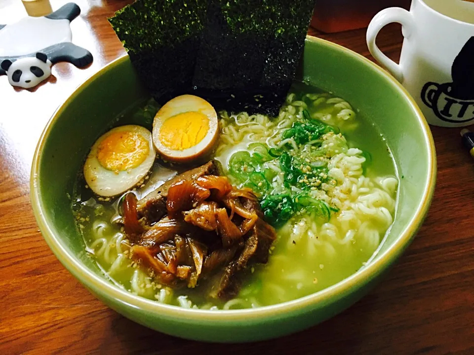 Snapdishの料理写真:手作りチャーシューで塩ラーメン|まりーさん