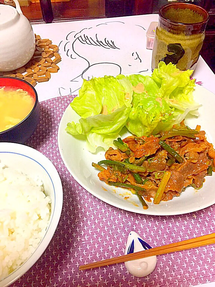 牛バラ肉と大蒜の芽の甘辛炒め
味覇を使った卵の中華スープ
ひのひかりのご飯🎶|Haru Ibさん