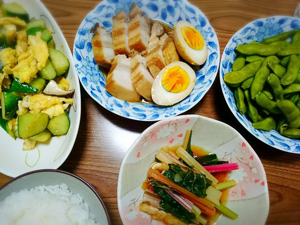 ・豚バラ肉のチャーシュー
・キュウリと卵の炒めもの
・ふだん菜の炊いたん
・枝豆の塩茹で|ようかんさん