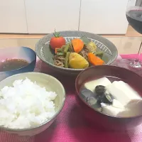 Snapdishの料理写真:肉じゃが、モズク、シジミの味噌汁|orinさん