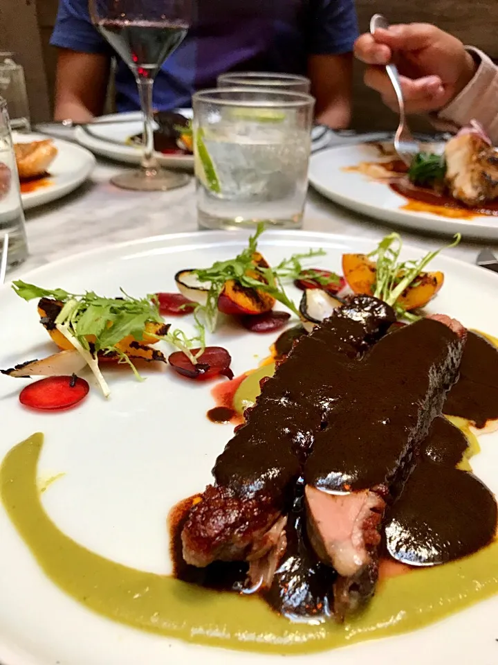 Pechuga de pato con mole negro / Duck breast with black mole|Eduardo Mestre Sさん