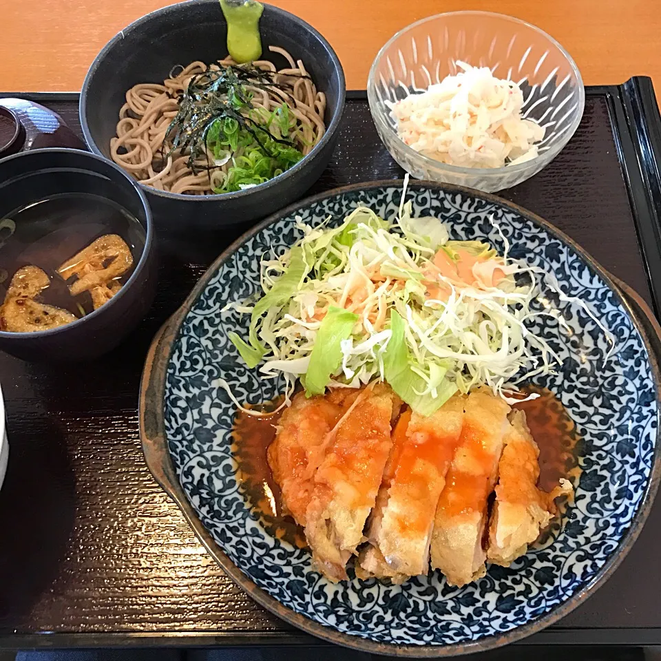 本日のランチ。とり天のチリソースかけ|大石さん