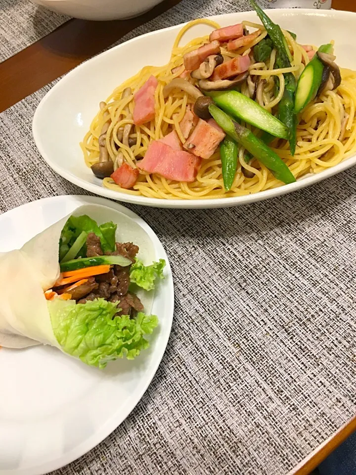 Snapdishの料理写真:きのことアスパラベーコンパスタ
ラップ焼肉サラダ巻き|kumi♡さん