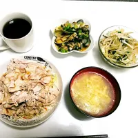 冷しゃぶ、玉子スープ、ナムル、あさりとキノコのバター醤油|Ayakaさん