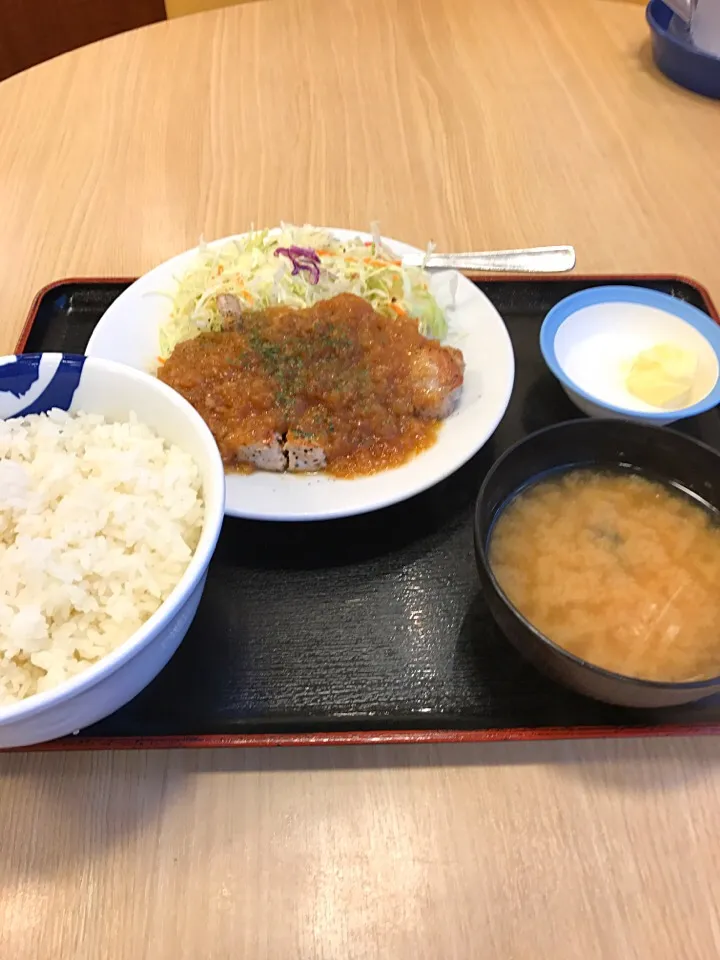 松屋で厚切りポークソテー定食
もちろん、ライス🍚特盛😆
シャリアピンソースが旨い😋|Minor.SSKさん