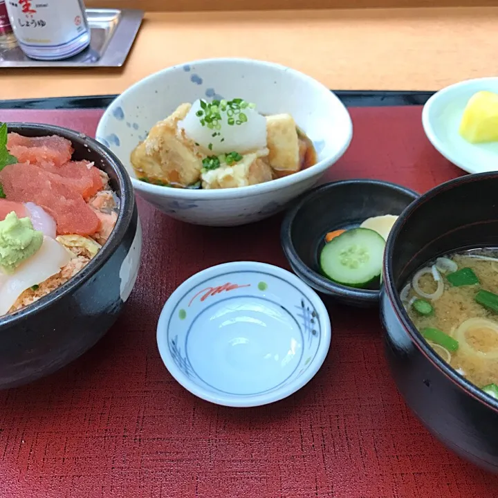 海の幸ちらし寿司/揚げ出し豆腐/味噌汁|山内博之さん