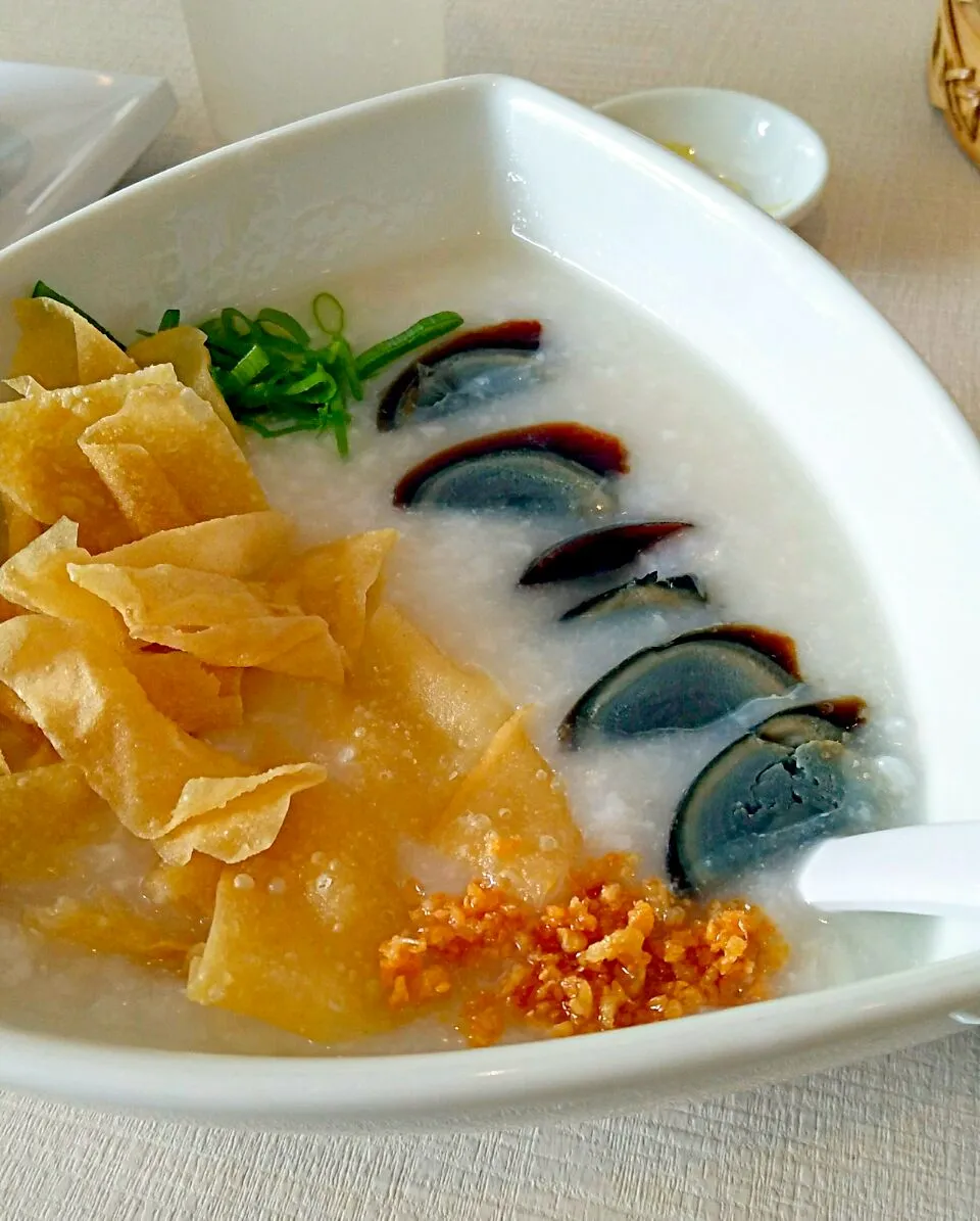 Pork and Century egg Congee|Mariano Ngさん