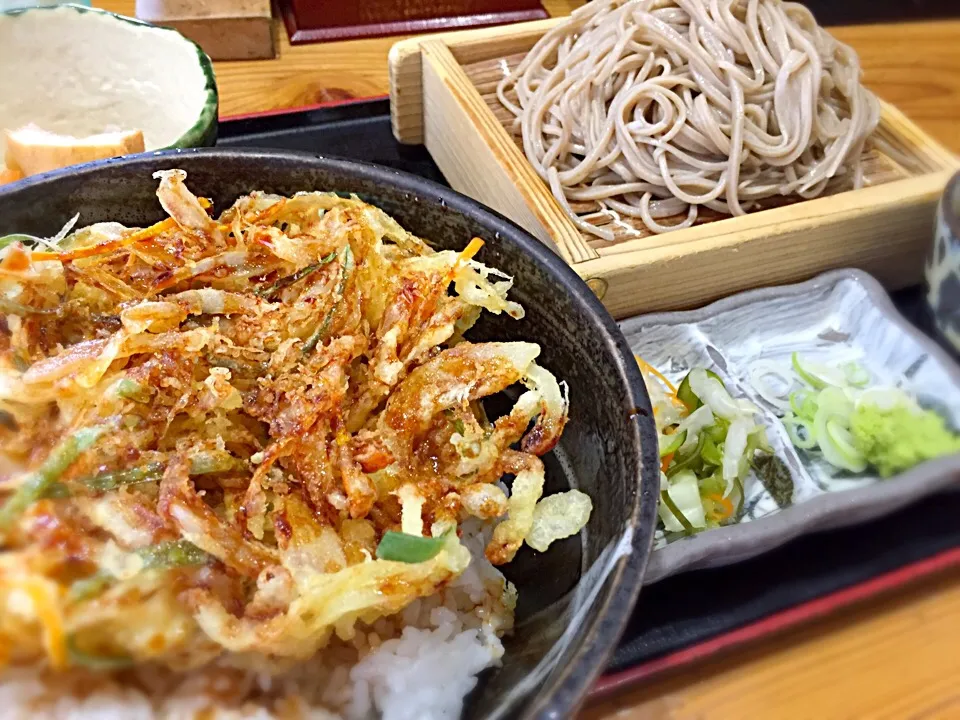 冷たい蕎麦とかき揚げ天丼セット|リフルシャッフルさん