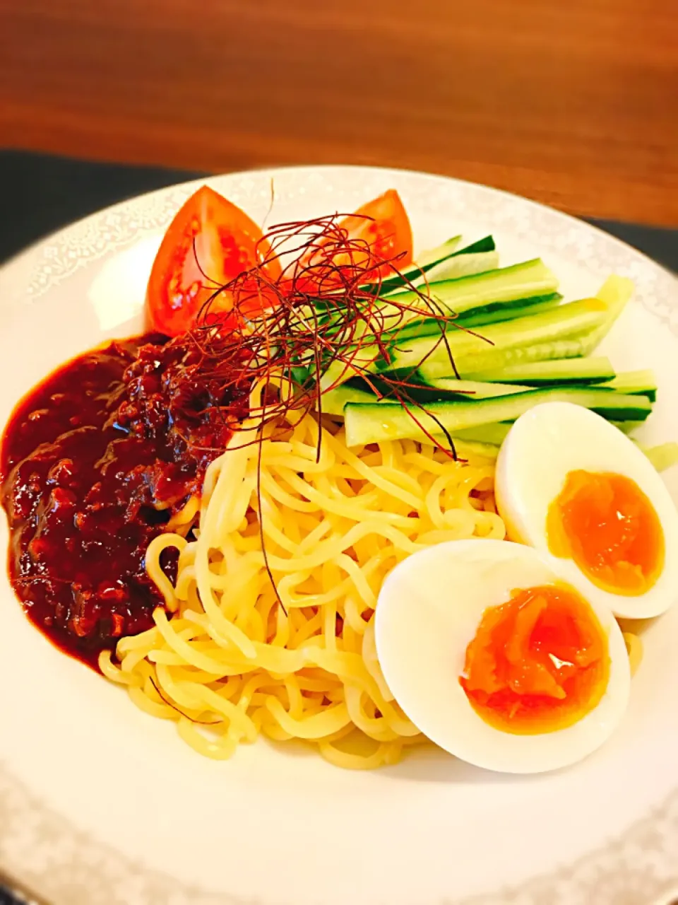 ジャージャー麺🍝🥒🍅🥚|🍎ゆかりんご🍎さん