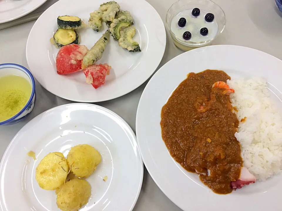 Snapdishの料理写真:シーフードカレー|えり★さん