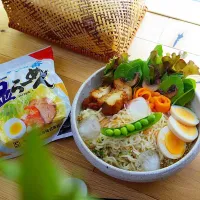 野菜もたっぷり、冷やしてサッポロ一番塩ラーメン🍜