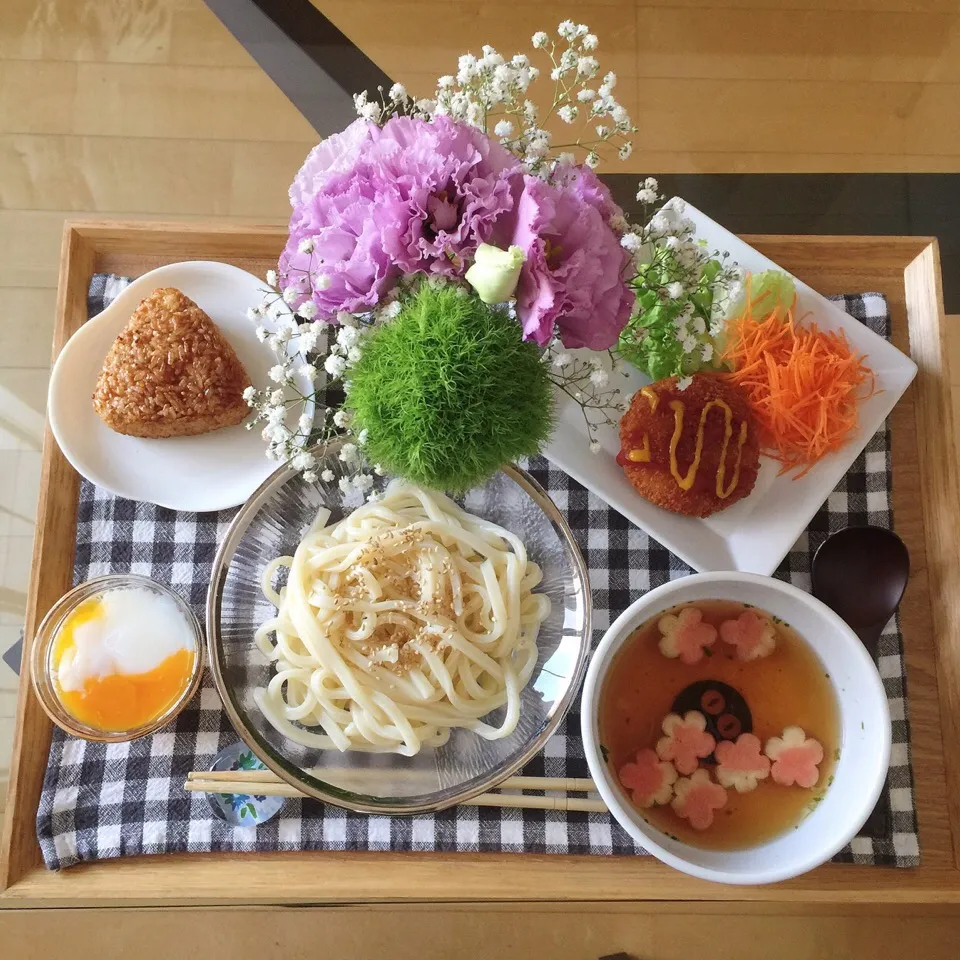 Snapdishの料理写真:6/23❤︎娘の晩ごはん❤︎ 
・冷やしうどん
・温泉たまご
・チーズコロッケ&サラダ
・焼きおにぎり|Makinsさん