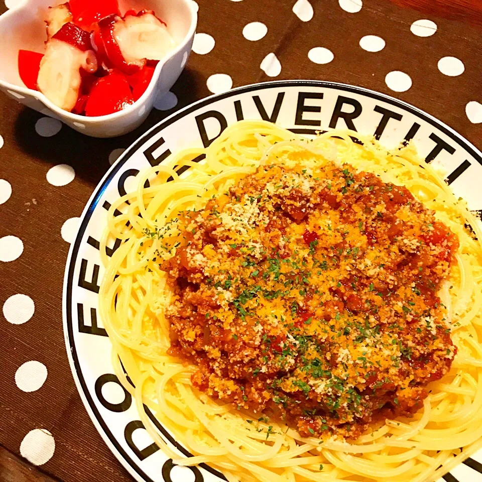 Snapdishの料理写真:ミートソースパスタ♡たことトマトのマリネ♡|まゆかさん