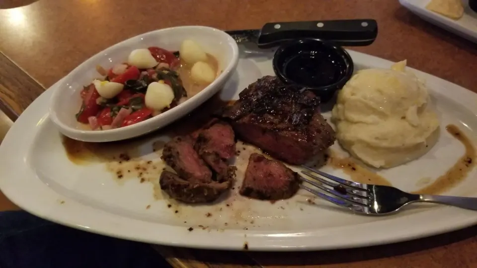 TGI Fridays Steak with JackDaniels Sauce!|Desiree Carmanさん