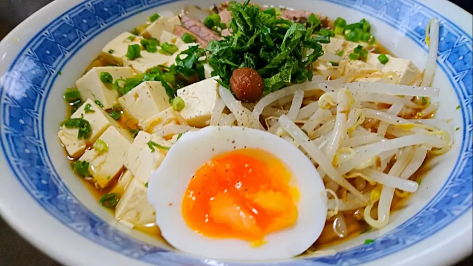 サッポロ一番しょうゆ味で冷やし冷奴ラーメン(笑)|ミチルさん