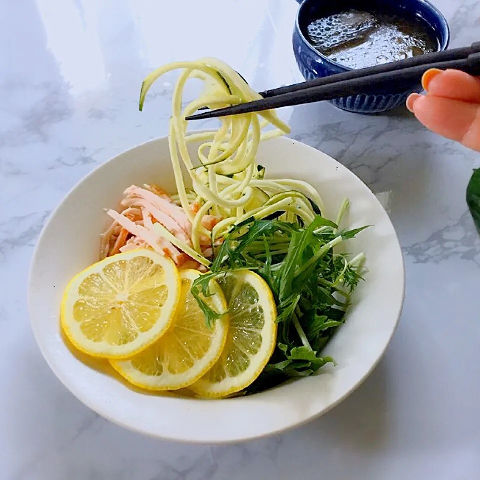 ズッキーニを細麺にした レモン冷麺#ローフード|Naoさん