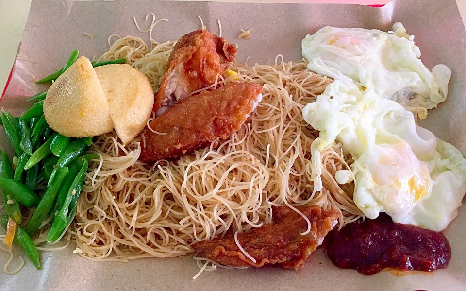 Beehoon... #singapore #totallylocal #love #reallygood #localdelight #localdelights #localfood|princessjoさん