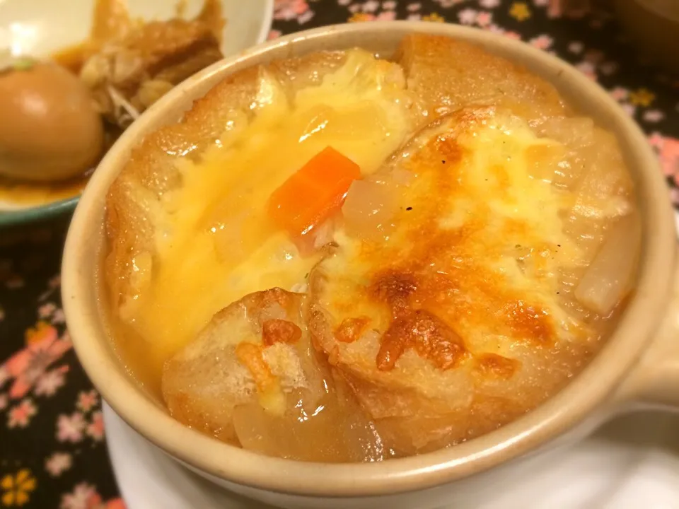 Snapdishの料理写真:夫の作ったオニオングラタンスープ|cafe3733さん