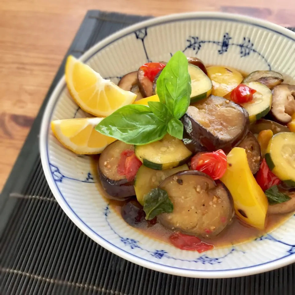 咲きちゃんさんの料理 彩り野菜でバジル醤油の香りマリネ|カタツムリさん