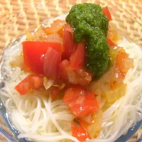 Snapdishの料理写真:イタリアン素麺☆トマトとアンチョビ|sucrerireさん