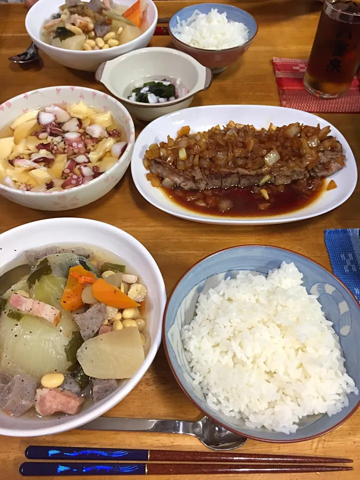 Snapdishの料理写真:#玉ねぎ野菜スープ、#ステーキ、#たまご豆腐で明石焼風*\(^o^)/*|すかラインさん