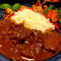 チキンカレー
ピクルス／にんじんの柚味噌しりしり／せせりのスパイス揚げ／厚揚げのデビルソース炒め|Daiさん