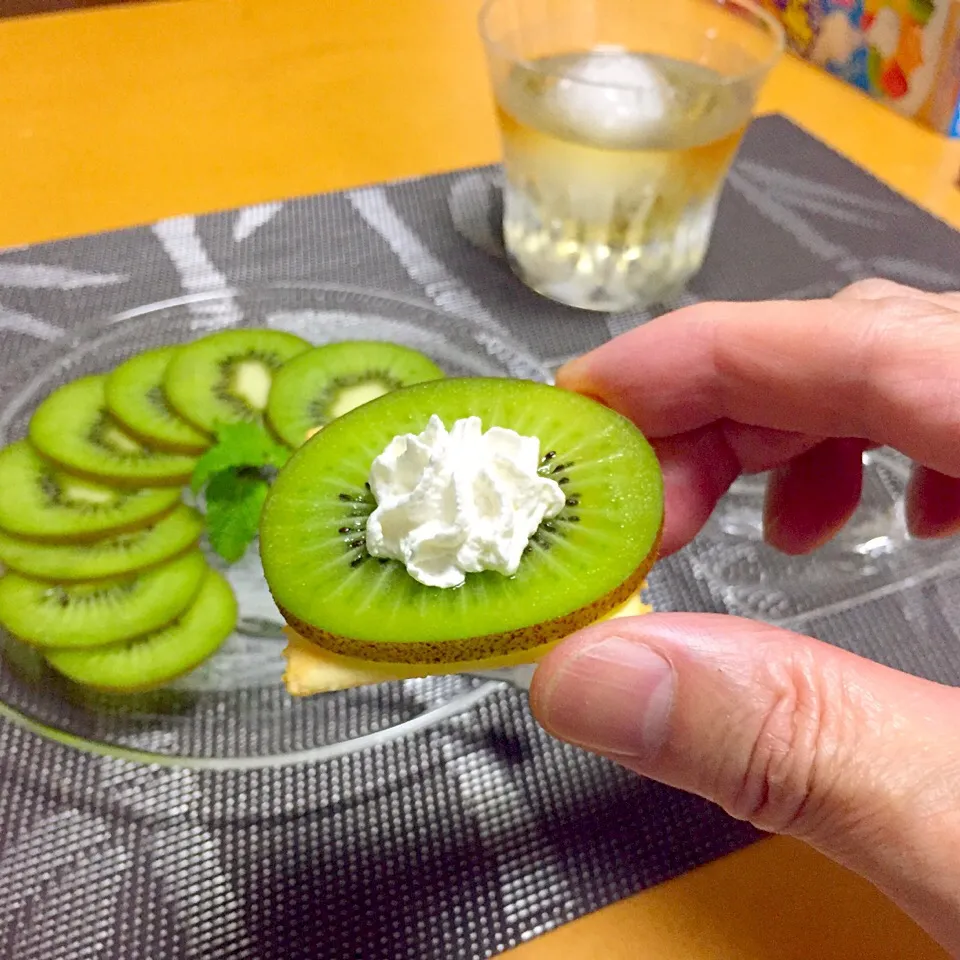 キウイ🥝のカナッペ!  (^-^)|Kei Satoさん