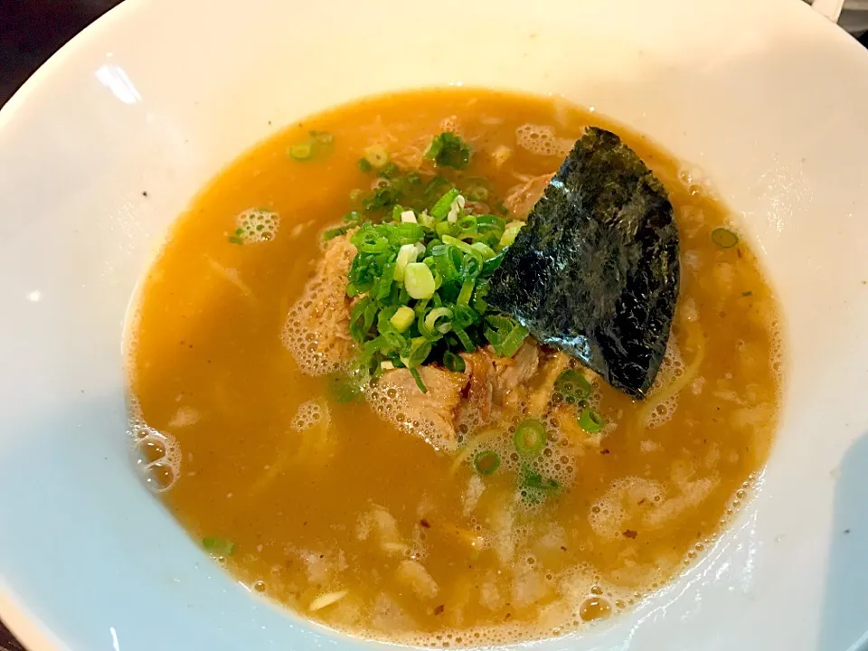 高田馬場・俺の空の掛け豚そば 
https://tabelog.com/tokyo/A1305/A130503/13001017/
#ラーメン|TonyYamadaさん