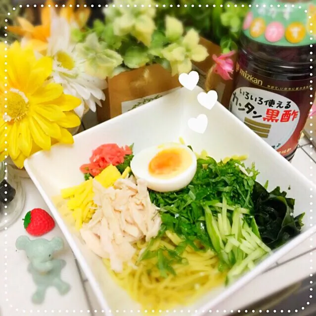 Snapdishの料理写真:胡麻油とカンタン黒酢かけるだけ❤️
冷やし中華(-^〇^-)大量のすりごまかけていただきま〜す♪
#カンタン黒酢でコクうま料理 
#カンタン黒酢の冷やし中華|Mehco Coconutvanillaさん