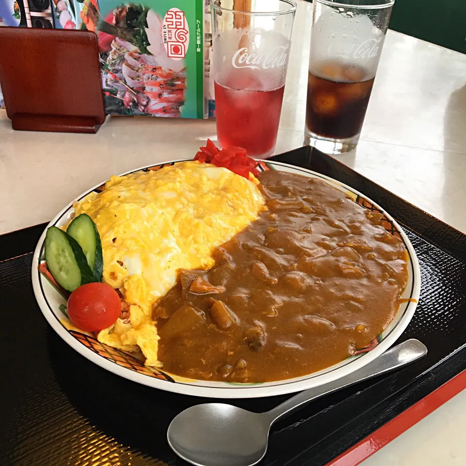 #オムカレー

雨竜日の出にて
大盛りじゃーん！！ドリバ付きでしたが一杯しか飲めず…お腹いっぱい💦💦|renharuruさん