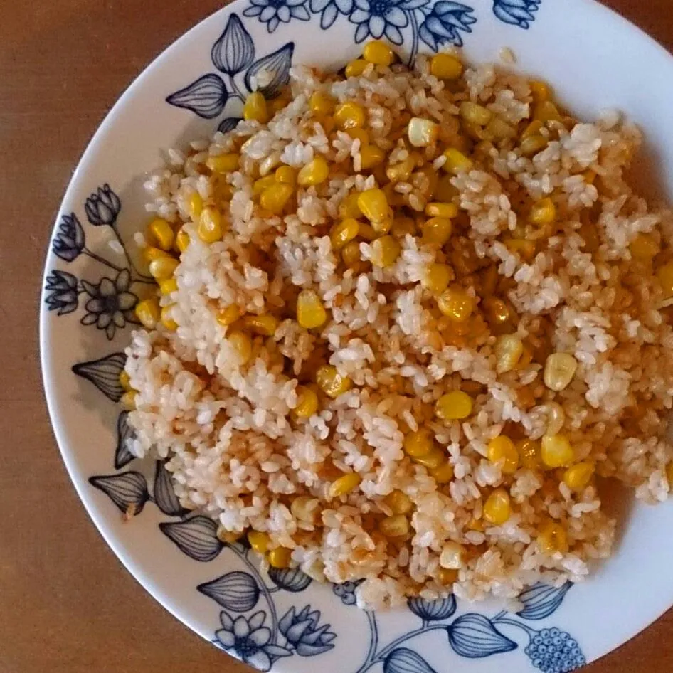 焦がし醤油で焼きトウモロコシご飯🌽|takakoさん