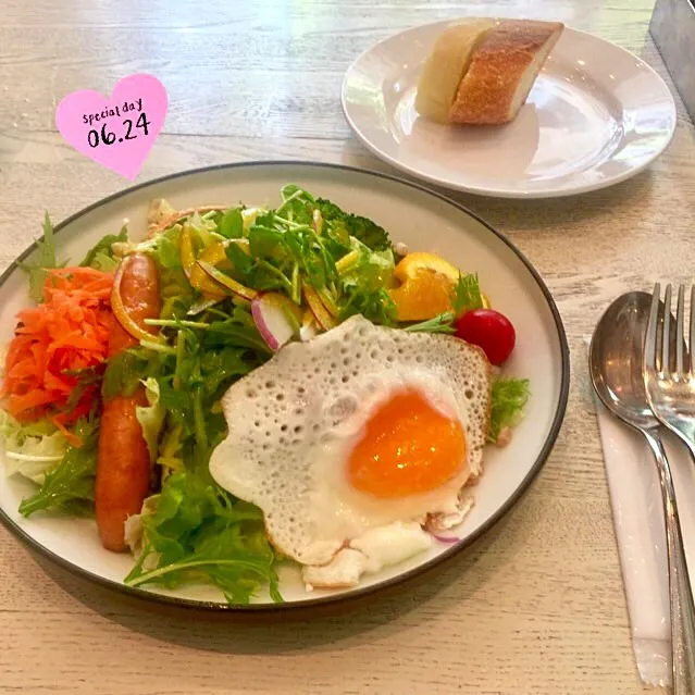 ★☆おでかけランチ☆★グッドモーニングカフェの朝イチマーケットサラダ🥗|さとみさん