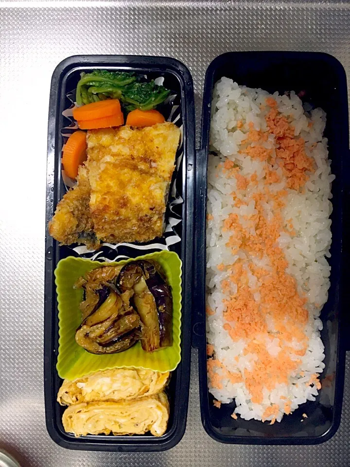 鯵のフライもどき
茄子のカツオ味噌和え
ヘルシー人参グラッセ
#旦那さんお弁当|あゆ美さん