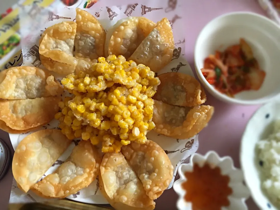 揚げ餃子とスイーツコーン揚げ🌽|リター☆さん