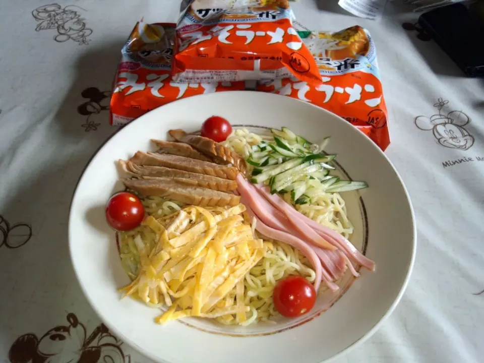 サッポロ一番は熱いラーメンだとばかりと思ってましたが初めて冷やし中華に挑戦しました！|レジデンスさん