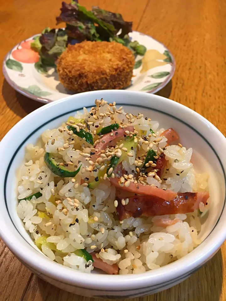 焼き豚と胡瓜の混ぜご飯|まつださんさん