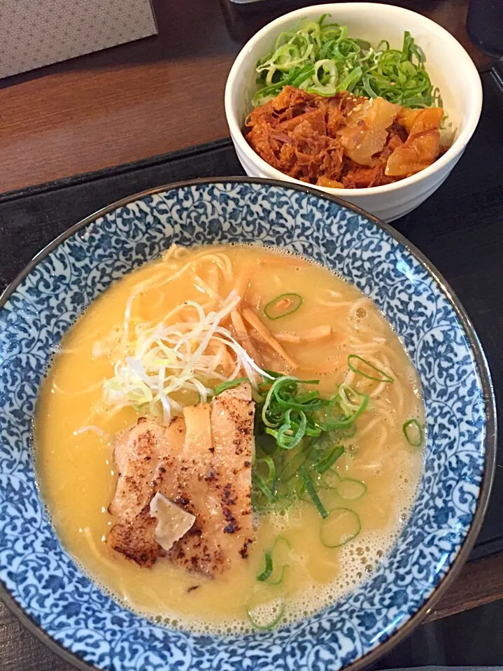 Snapdishの料理写真:濃厚鶏そば&ねぎ豚丼@ブラウン（春日部）|Kazuya Miyukiさん