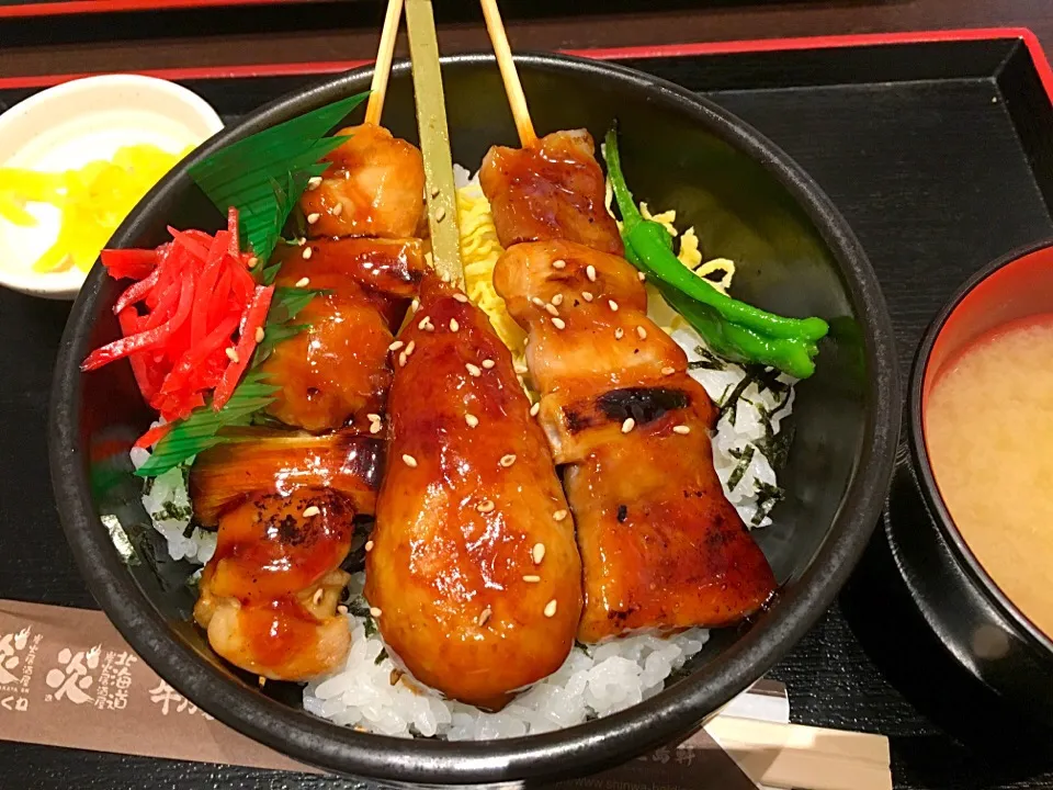 今日の昼は焼き鳥丼|フージさん